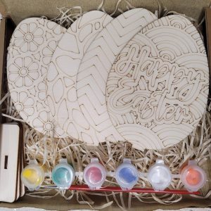 DIY Easter colouring eggs