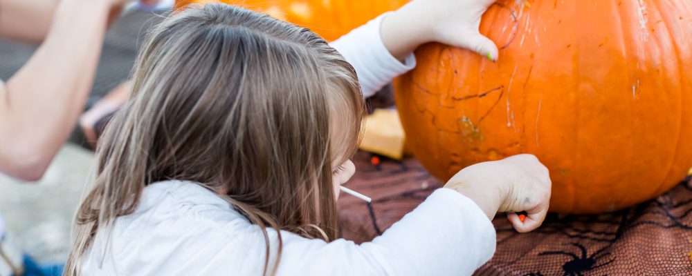 Halloween Games - Pumpkin Carving